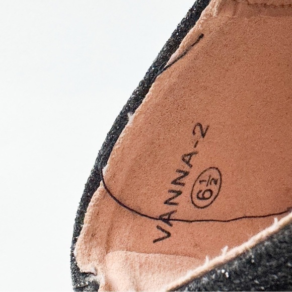 Lauren Lorraine beaded/ jeweled black platform heels ❤️ - Picture 7 of 8